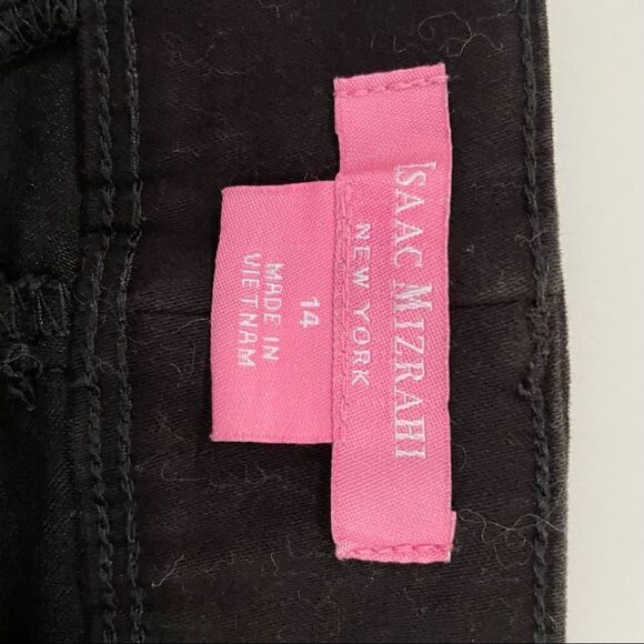 Isaac Mizrahi black shorts - size 14 - two front pockets, two back welt pockets - Picture 4 of 5
